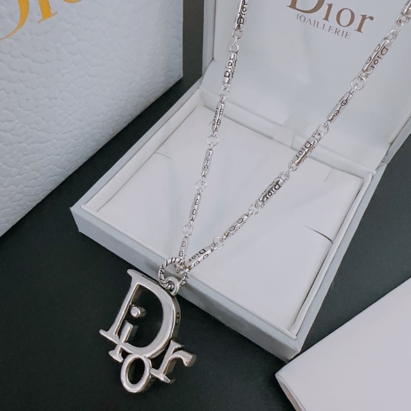 chr1st1an D10r necklaces